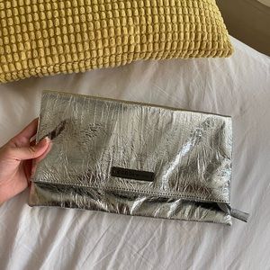 Silver BCBG Clutch 🤍
